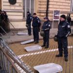 Polizia bulgara abbassa gli scudi in solidarietà.